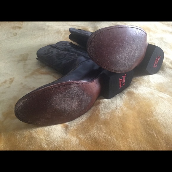 Boots - Picture 3 of 4